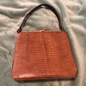 👜 Adorable Vintage Reptile Handbag